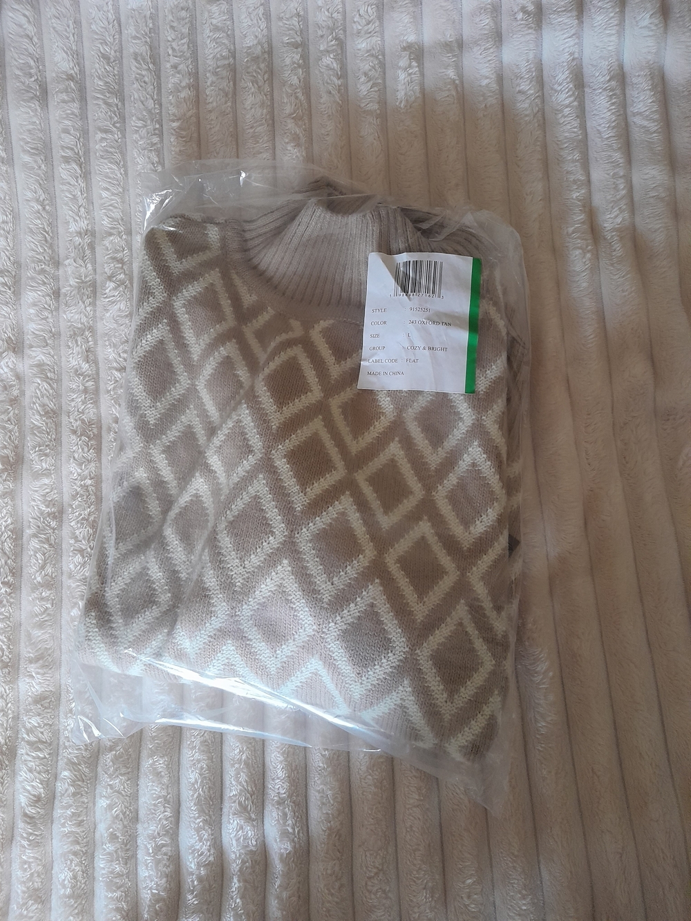 Vince Camuto Tan Diamond Pattern Turtleneck Sweater Large - Picture 8 of 12